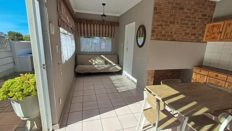 3 Bedroom Property for Sale in Britannia Bay Western Cape
